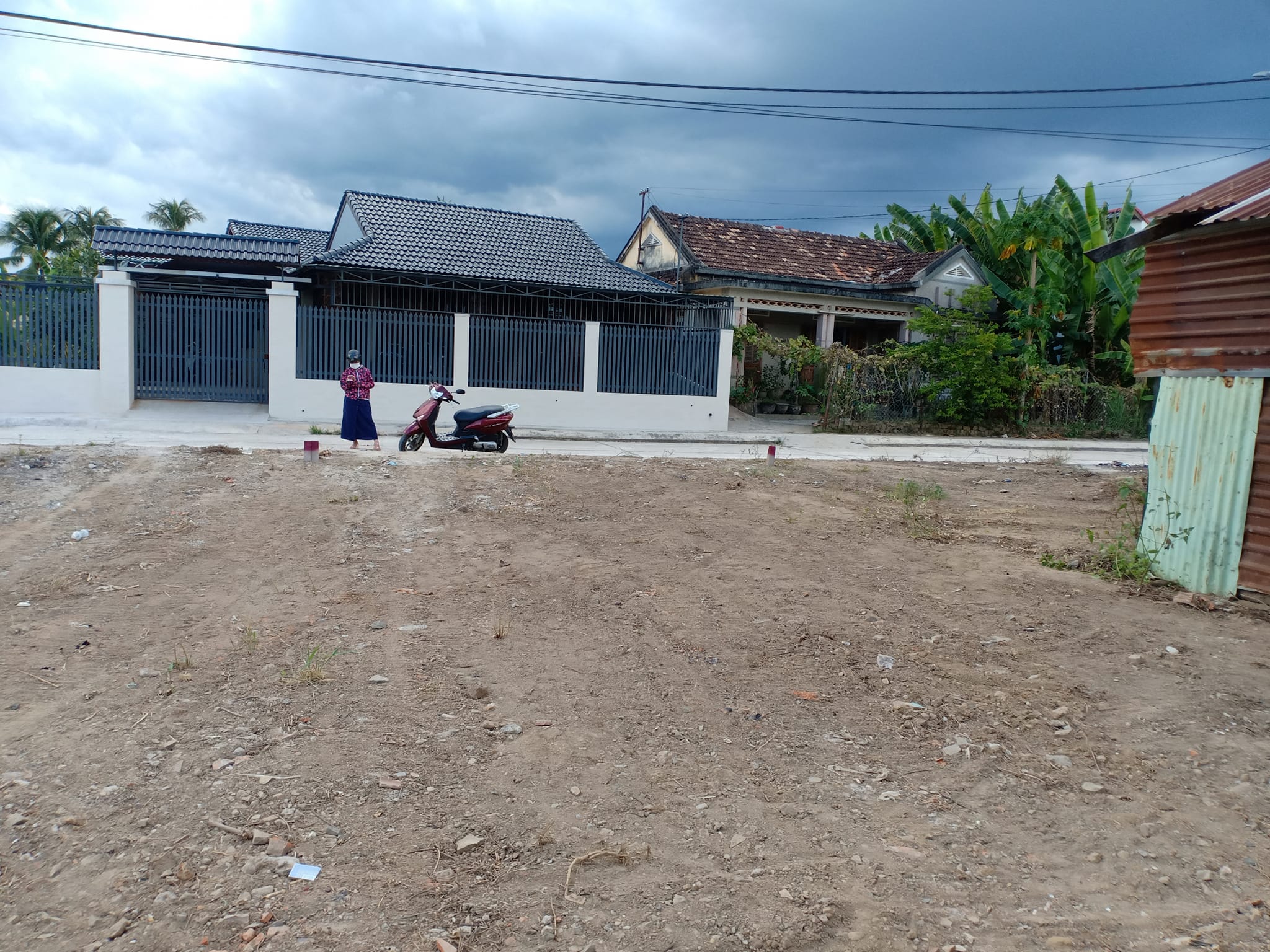 Đất thổ cư là loại đất ở được dùng để xây dựng nhà cửa. Vậy những quy định liên quan đến loại đất này là gì? Thủ tục chuyển lên đất thổ cư như thế nào?